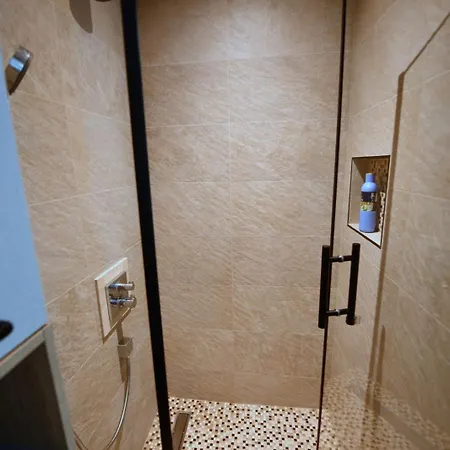 Luxury Medjuvrsje * Meduvrsje